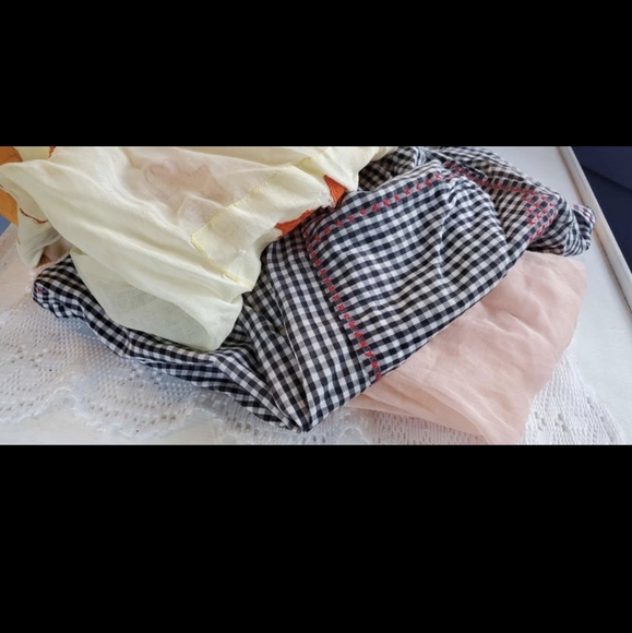 Vtg 3 Aprons Bundle/Vtg Fall Aprons/Black Gingham Apron/ 2 with Pockets - Picture 9 of 10